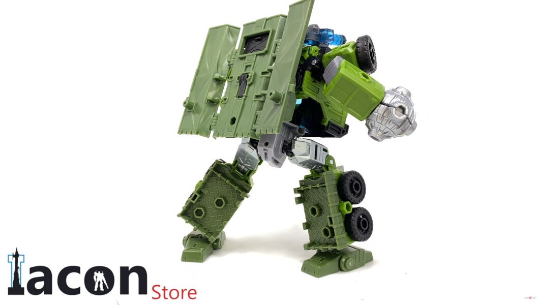 Transformers Legacy Bulkhead In Hand Image  (11 of 56)